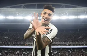 Igor Jesus publica post se despedindo do Botafogo: "Espero um dia voltar"