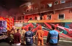 Incêndio após tentativa de feminicídio mata duas pessoas e desabriga dezenas na Lapa