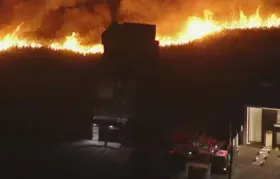 Incêndio de grandes proporções em Vargem Grande é controlado após nove horas de trabalho