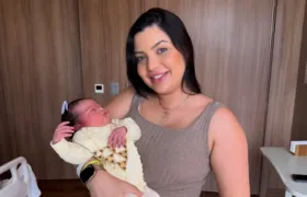 Influenciadora consegue mudar o nome da filha após arrependimento