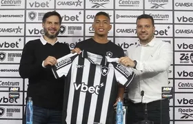 Joia colombiana de 19 anos é apresentado no Botafogo