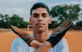 Luva de Pedreiro é internado em hospital com problema no coração