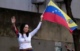 María Corina é presa por forças militares após sair em manifestação contra Maduro