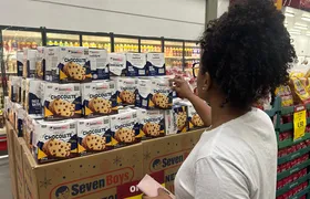 Mas já? Faltando cinco meses para o Natal, mercados iniciam venda de panetones