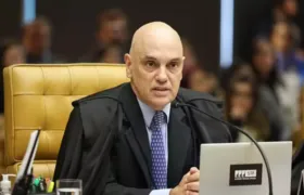 Moraes nega apelação e mantém pena de 14 anos a mulher que pichou estátua da Justiça