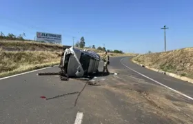 Motorista capota carro com 438 kg de maconha na BR e caso remete ao ‘verão da lata’ de 1987