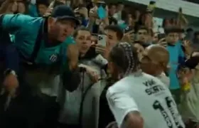 Neymar discute com torcedor após derrota do Santos