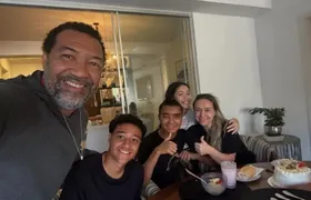 Pai de Pedro Severino posta primeiras fotos com o filho após alta hospitalar