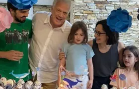 Pedro Bial celebra aniversário da filha caçula Dora