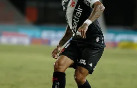 Philippe Coutinho chega ao último mês de contrato com o Vasco ainda aguardando avanço por renovação