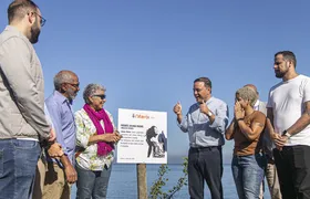 Placa em homenagem a Juliana Marins é inaugurada no mirante que carrega seu nome na Praia do Sossego, em Niterói
