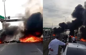Polícia acaba com manifestação na BR-101, em São Gonçalo; pistas estão liberadas