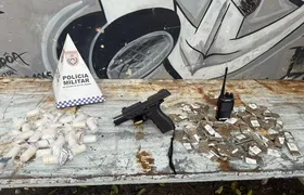 Polícia apreende arma e drogas no Morro do Tamanco, em São Gonçalo