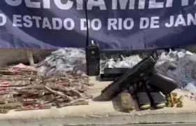 Policiais militares ficam feridos por barricada com explosivos na Ilha do Governador