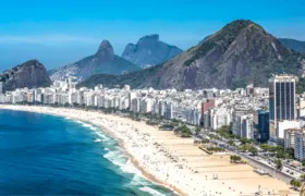 Polícias Civil e Militar prendem traficantes de drogas na praia de Copacabana