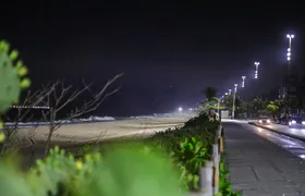 Praia de Piratininga recebe refletores de LED para esportes e lazer