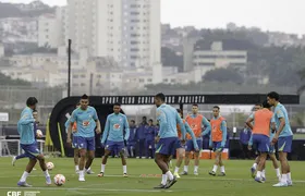 Primeiro treino de Ancelotti na Seleção com elenco completo mostra indícios dos titulares