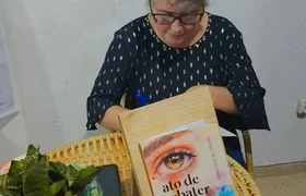 Professora de Saquarema lança romance na Bienal do Livro Rio 2025