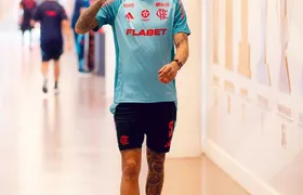Pulgar evolui em recuperação e já tem previsão de voltar aos treinos no Flamengo