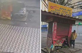 Quiosque de chaveiro fica destruído após ser atingido por carro sem controle