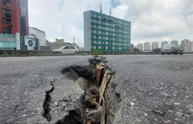 Rachaduras no viaduto de Alcântara causam insegurança aos motoristas