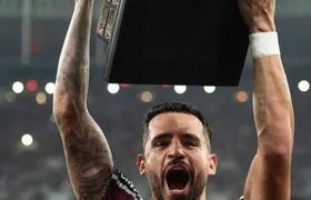 Renato Augusto usa as redes sociais para se despedir do Fluminense