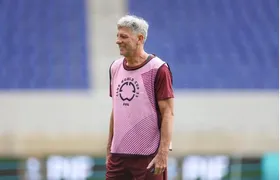 Renato Gaúcho deve manter formação com três zagueiros no Fluminense