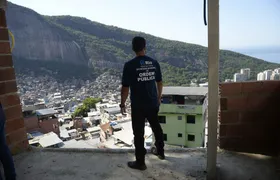 SEOP Demole 14 Construções Irregulares na Rocinha