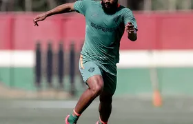 Samuel Xavier participa de jogo-treino e avança em recuperação no Fluminense