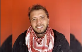 Segundo advogada, ativista brasileiro Thiago Ávila foi colocado em solitária em Israel