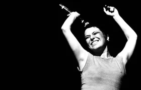 Terraço Baldio realiza sarau em tributo a Elis Regina com escritoras gonçalenses