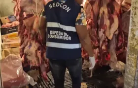 Três toneladas de alimentos impróprios para consumo apreendidos em Niterói; vídeo