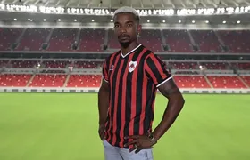 Vasco fica perto de acordo com o volante Thiago Mendes