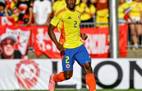 Vasco negocia a contratação do zagueiro Carlos Cuesta, zagueiro do Galatasaray e da seleção da Colômbia