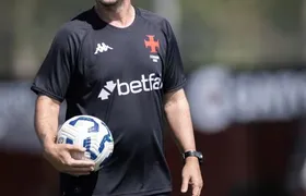 Vasco perde Vegetti, suspenso, para duelo contra o Santos, no domingo (17)