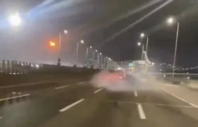 Vídeo registra motorista fazendo 'cavalo de pau' na Ponte Rio-Niterói