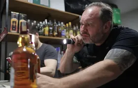 Vigilância Sanitária do Rio fecha bar por venda de bebida sem registro