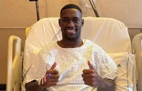 Zagueiro Bastos, do Botafogo, realiza cirurgia no joelho esquerdo