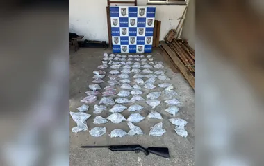 Drogas são apreendidas em residência após denúncia em São Pedro da Aldeia