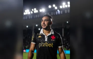 Payet sente incomodo na coxa e desfalca Vasco em jogo contra o Fortaleza