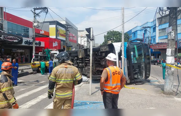 Ônibus que tombou em Alcântara deixou nove feridos; vídeo!