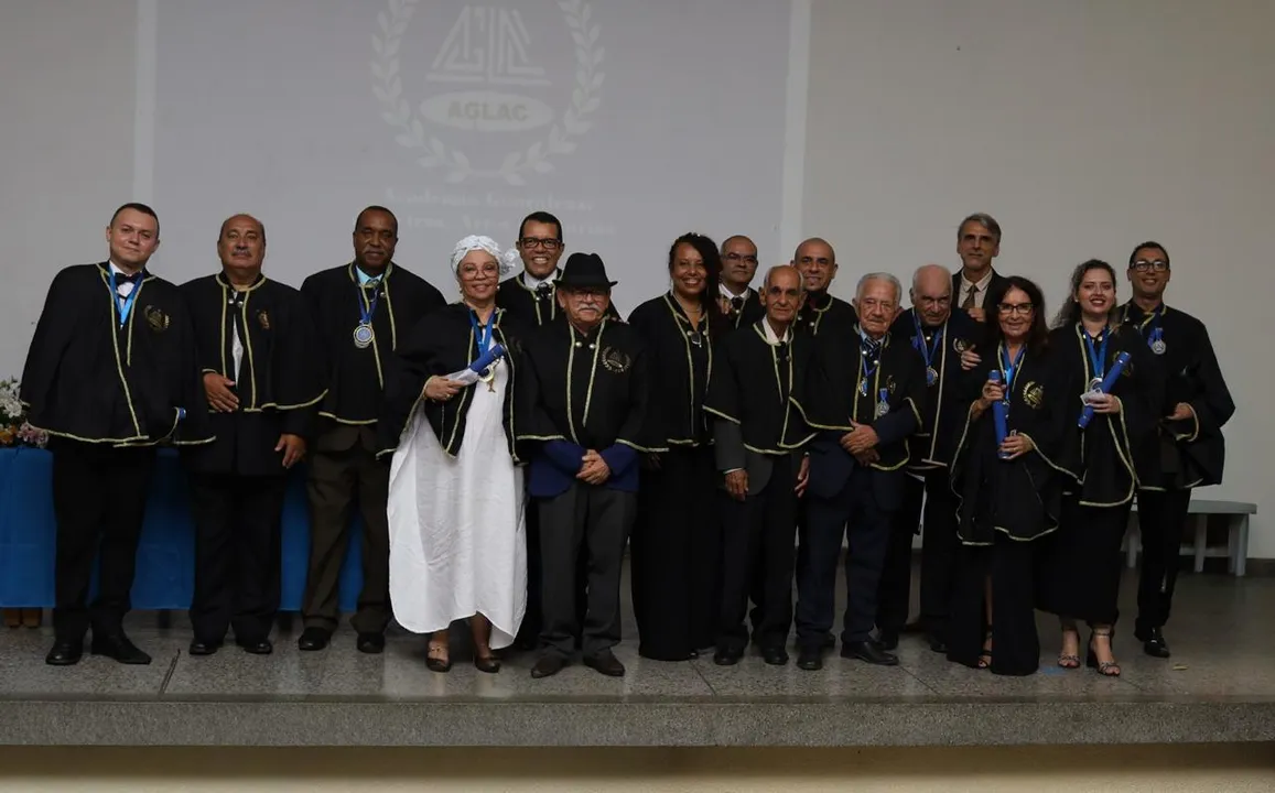 De acordo com a diretoria da AGLAC, a atualização cadastral é fundamental para manter o banco de dados da Academia organizado e garantir a comunicação com seus membros