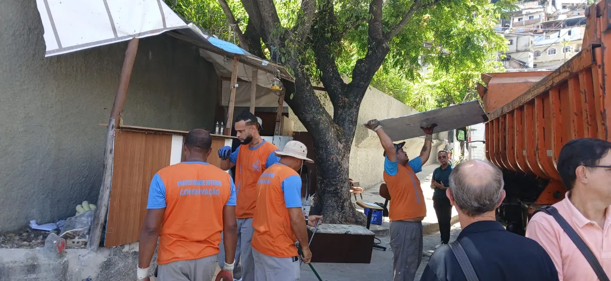 A operação ocorreu na Rua Lemos Cunha, 594, ao lado da Sucursal Icaraí da Enel