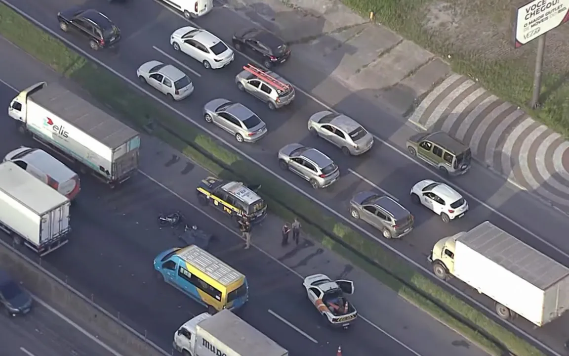 Uma equipe da empresa atua no local