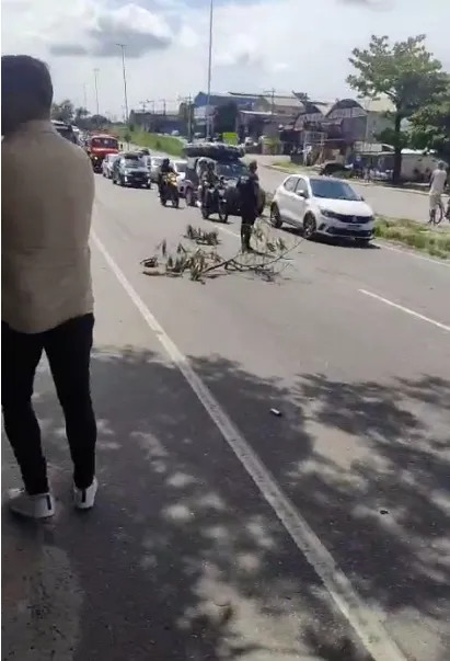 Polícia esteve no local