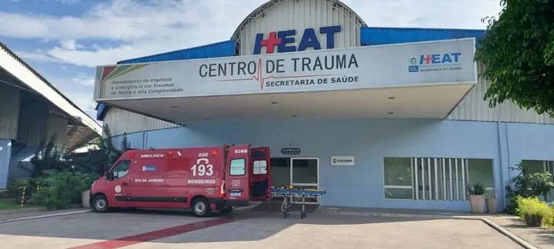 O Corpo de Bombeiros foi acionado e o encaminhou em estado grave para o Hospital Estadual Alberto Torres, no bairro Colubandê