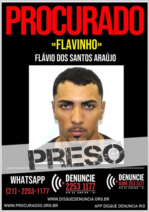 'Flavinho', segundo a polícia, é um dos líderes do tráfico nos morro do Abacatão,  Lodial, e seria subordinado a 'Biel', da comunidade do Feijão