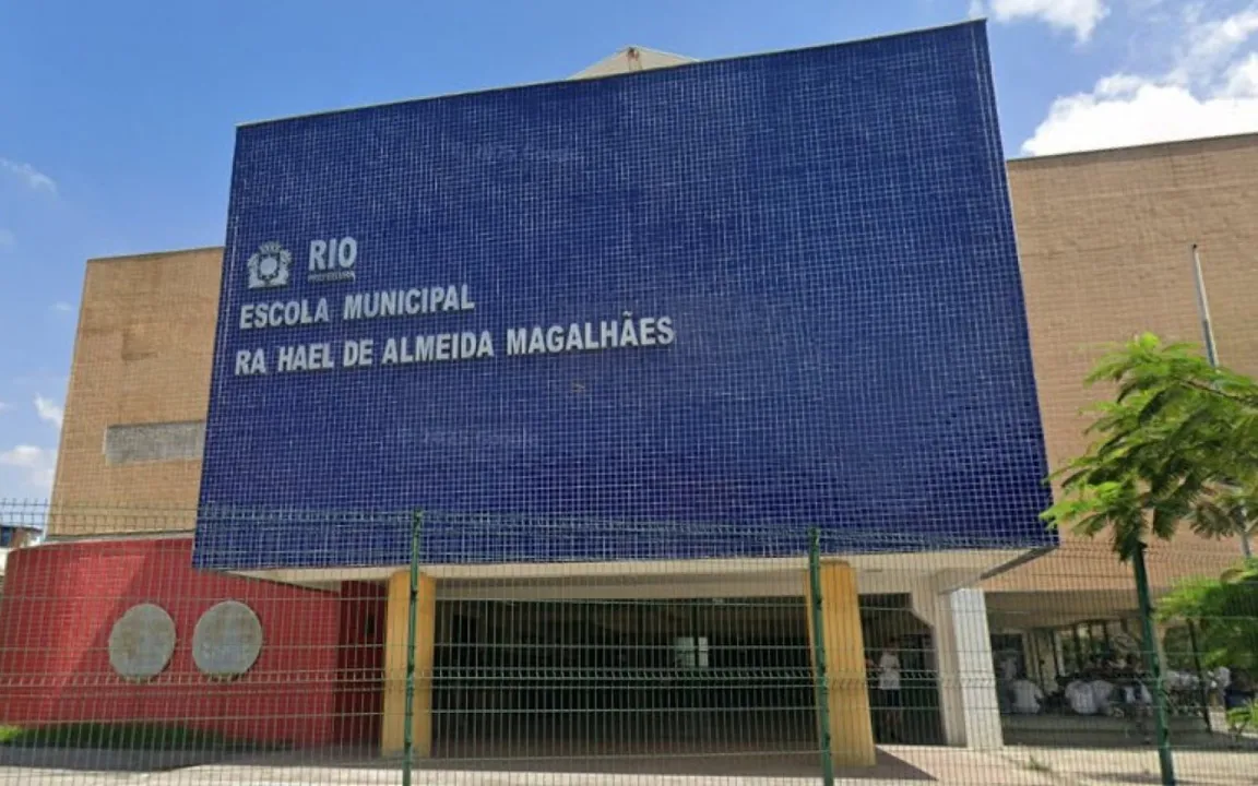 Escola Municipal Raphael Almeida Magalhães, localizada em Bangu