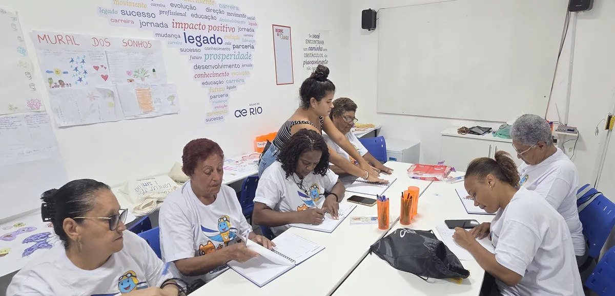 Imagem ilustrativa da imagem 'Águas do Conhecimento': Projeto oferece reforço escolar gratuito em comunidades cariocas