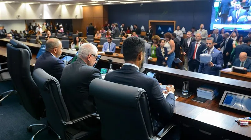 A medida segue para o governador Cláudio Castro